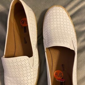 Clarks White Leather Flats